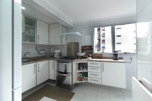 Image 24 - 925209