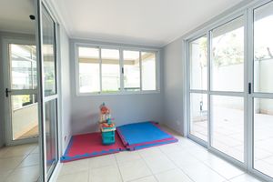 Image 35 - 925209