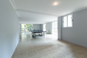 Image 32 - 925209