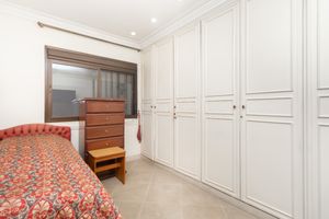 Image 26 - 925211