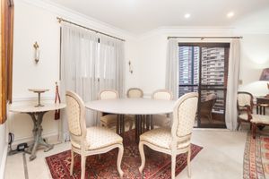 Image 17 - 925211