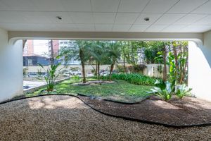 Image 25 - 925213