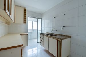 Image 20 - 925213