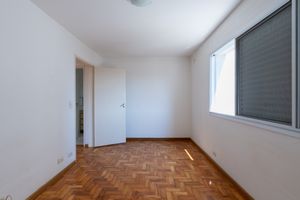 Image 18 - 925213