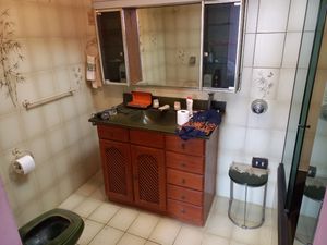 Image 34 - 925217