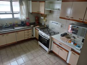 Image 22 - 925217