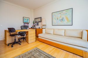 Image 35 - 925226