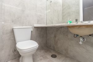 Image 37 - 925229