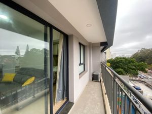 Image 18 - 925230