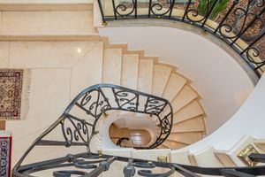 Image 15 - 925235
