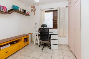 Image 40 - 925236