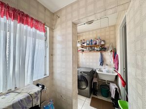 Image 10 - 925239