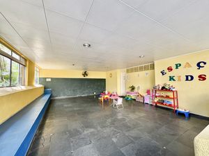 Image 32 - 925239