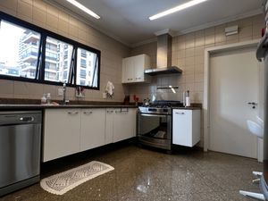 Image 38 - 925240