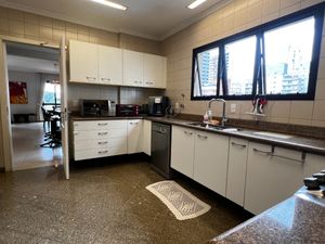 Image 35 - 925240