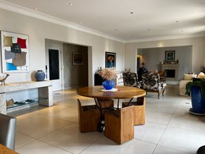 Image 17 - 925240