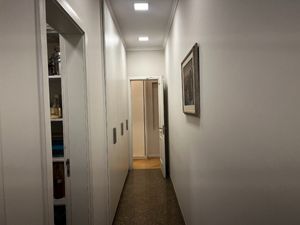 Image 39 - 925240