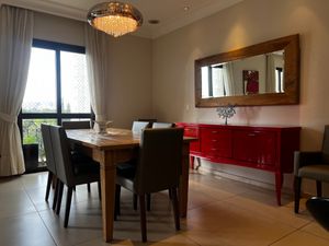 Image 14 - 925240