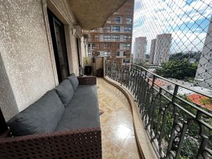 Image 19 - 925240