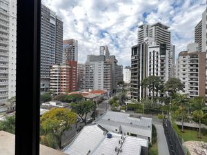 Image 31 - 925240