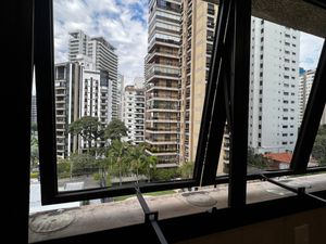 Image 36 - 925240