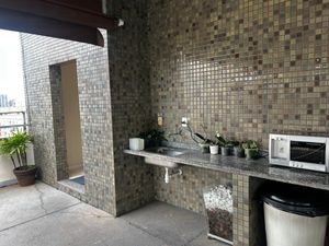 Image 20 - 925241