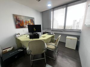 Image 16 - 925241