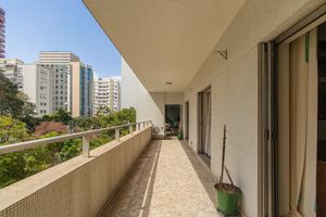 Image 19 - 925249