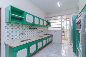 Image 42 - 925249
