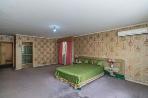 Image 32 - 925249