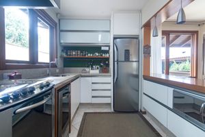 Image 15 - 925250