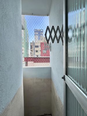 Image 21 - 925255