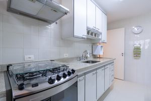 Image 15 - 925256