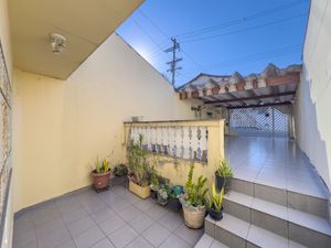 Image 19 - 925257