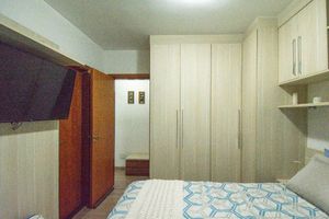 Image 33 - 925258