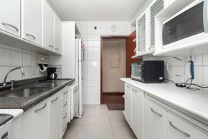 Image 21 - 925275