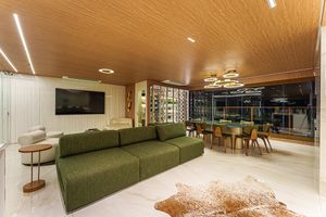 Image 16 - 925276