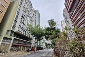 Image 21 - 925277