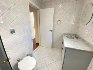 Image 18 - 925278