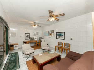 Image 7 - 925281