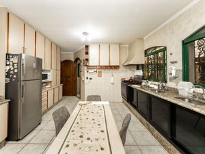 Image 13 - 925281