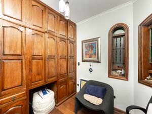 Image 35 - 925281