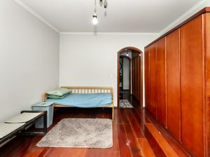 Image 20 - 925281