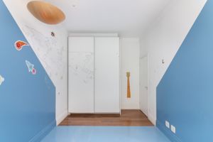 Image 36 - 925290