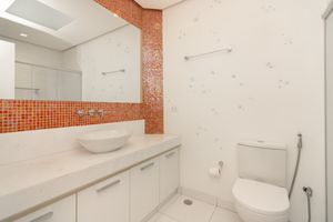Image 31 - 925290