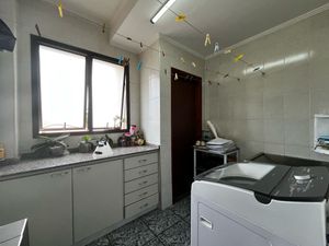 Image 9 - 925300