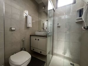 Image 11 - 925300