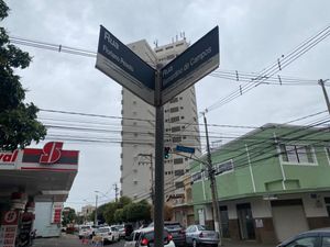 Image 14 - 925301