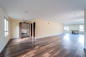 Image 34 - 925303