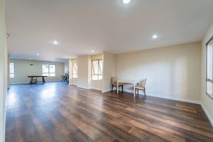 Image 35 - 925303